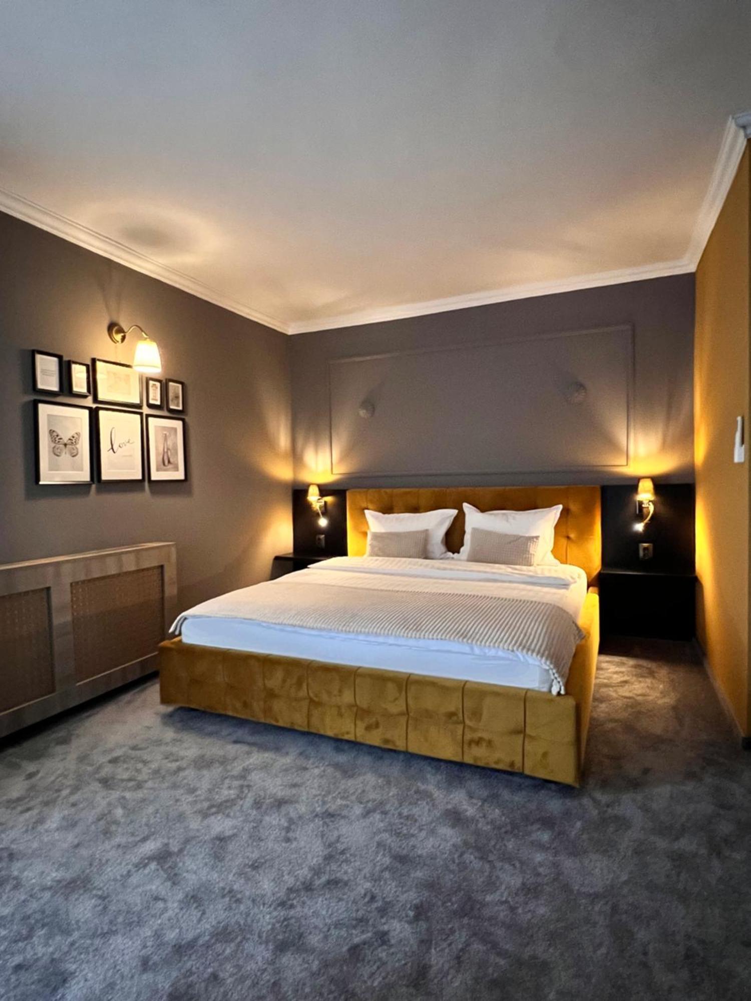 Hotel Coco Timisoara Ngoại thất bức ảnh