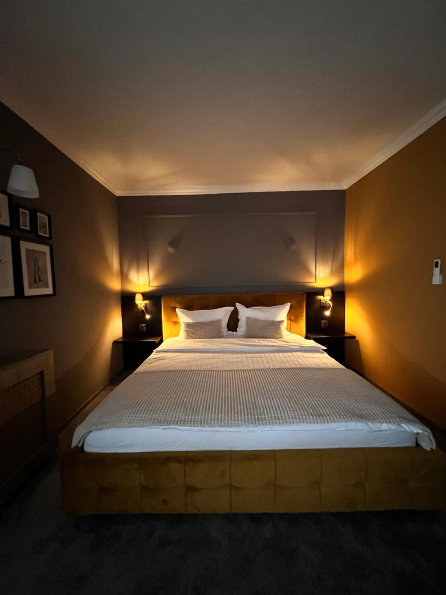Hotel Coco Timisoara Ngoại thất bức ảnh
