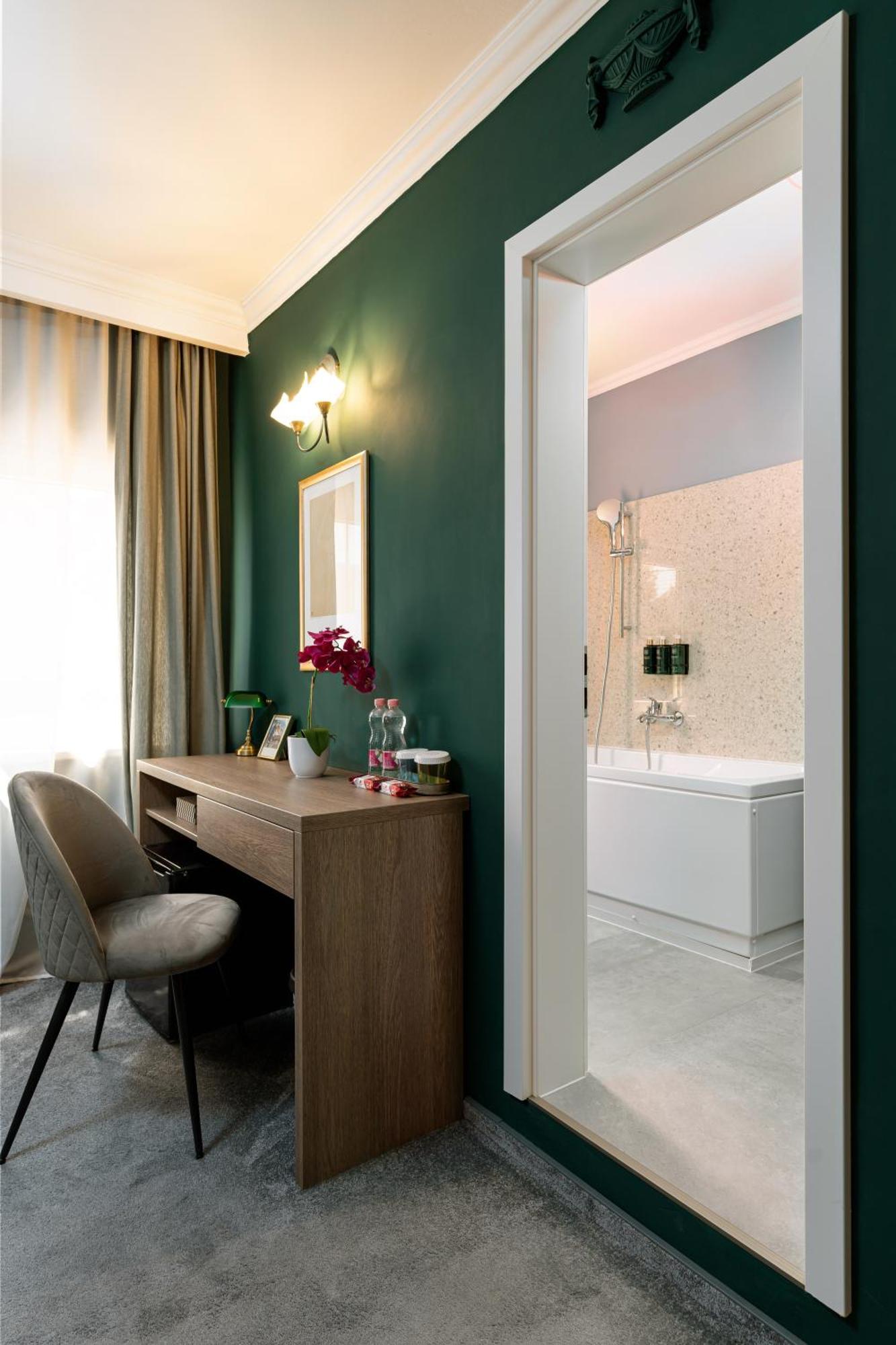 Hotel Coco Timisoara Ngoại thất bức ảnh